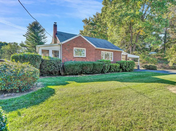 3918 Hawley Dr, Salem, VA 24153