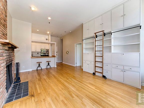 3rd image of 121 Pacific St APT A2b