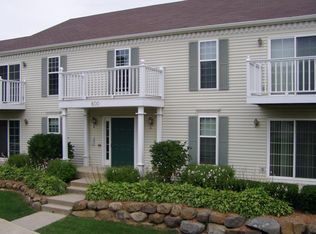 812 S Blue Mounds St APT 8, Mount Horeb, WI 53572