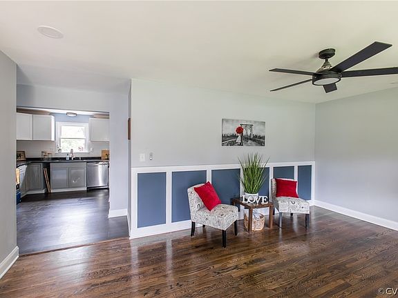 3rd image of 2215 Leslie Ln