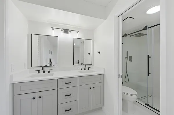 1915 Lavers Cir E #508 — Photo 15