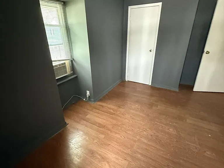 513 Brinton St — Photo 16
