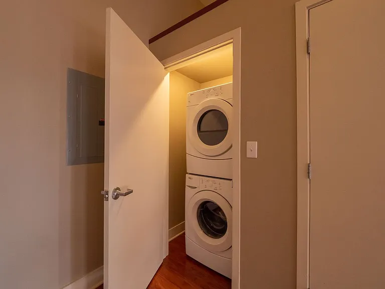 Fifth Avenue School Lofts — Photo 8