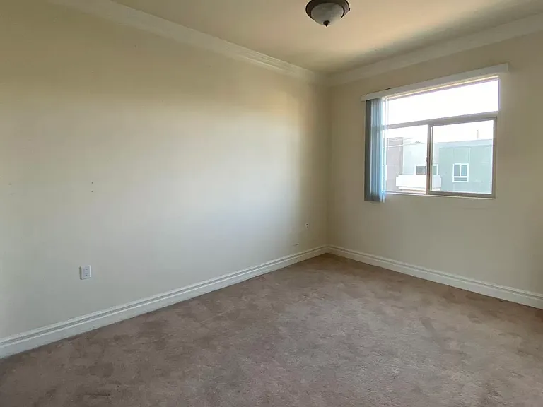 10951 Bloomfield St #Penthouse 1 — Photo 14