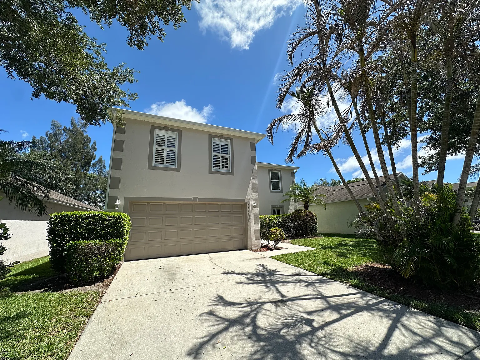 4 bed, 2.5 bath, 2858 sqft, $2,500 — Photo 2
