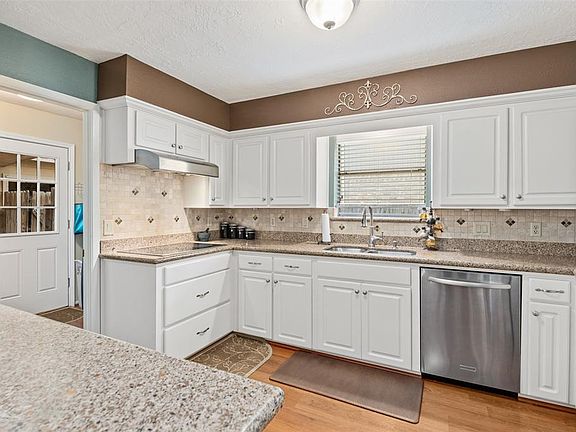 2nd image of 15238 Stradbrook Dr