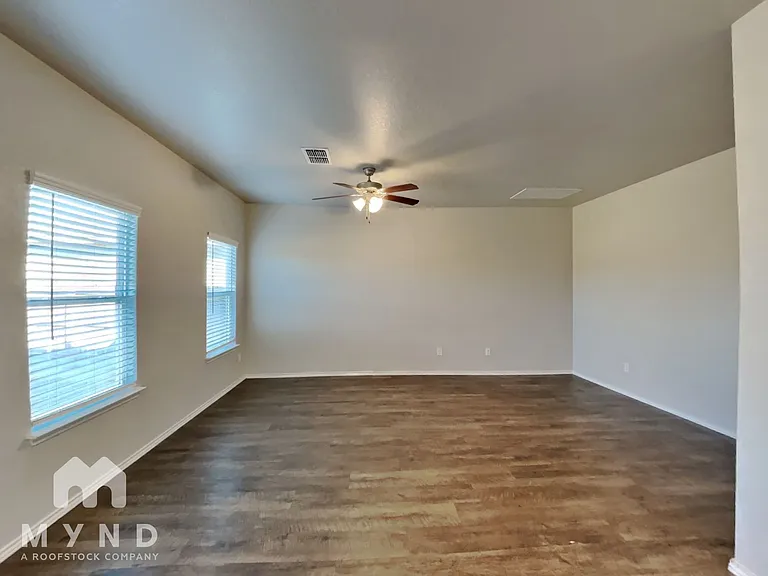 7427 Twin Pine Ct — Photo 5