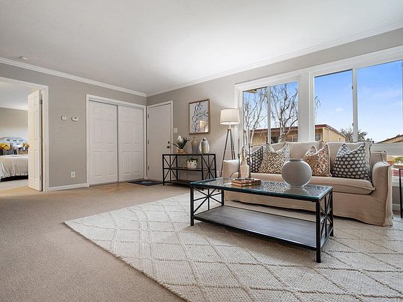 3rd image of 3049 Los Prados St APT 226