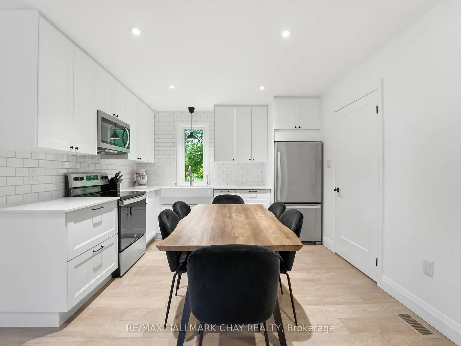 3 bed, $2,600 — Photo 3