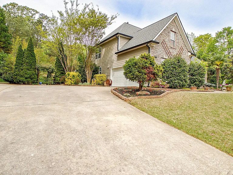 374 Persimmon Dr — Photo 7