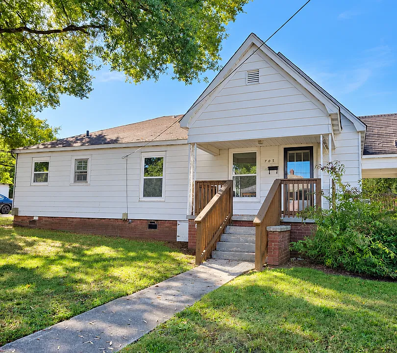 703 Louise Ave