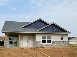 221 Gateway Pkwy, Osceola, WI 54020