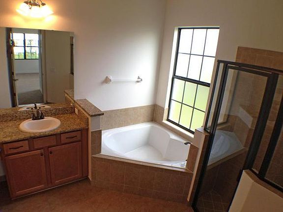 5th image of 8818 Hampden Dr