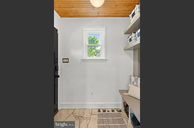 7410 Crittenden St — Photo 3
