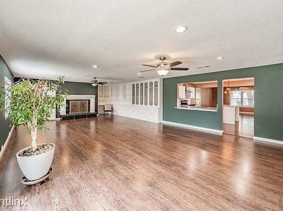 3rd image of 210 E Kenwood Dr #R