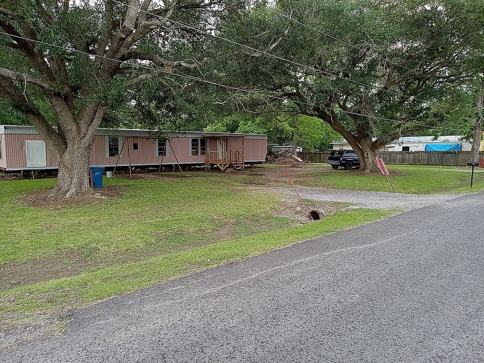 1st image of 224 Darrel St