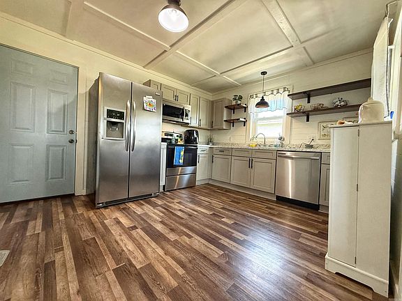 3rd image of 814 Heber Springs Rd