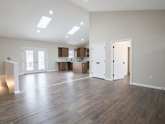 5th image of 1019 E Sciota Ave