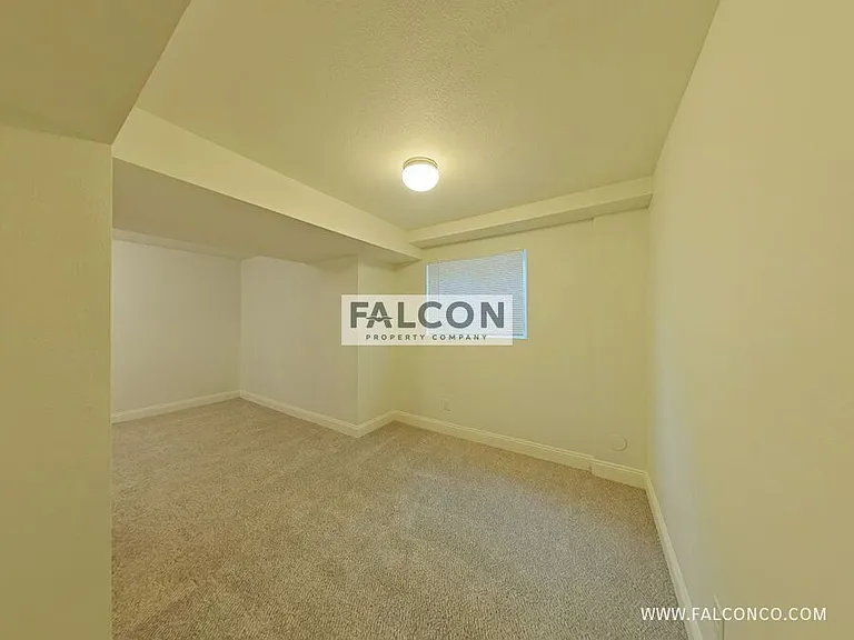 673 Shooks Ln — Photo 18