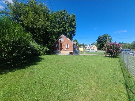 5th image of 1060 Palm Ave NW