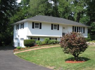 25 Rustic Rd, Mahopac, NY 10541