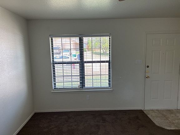 5th image of 301 Janelle Dr