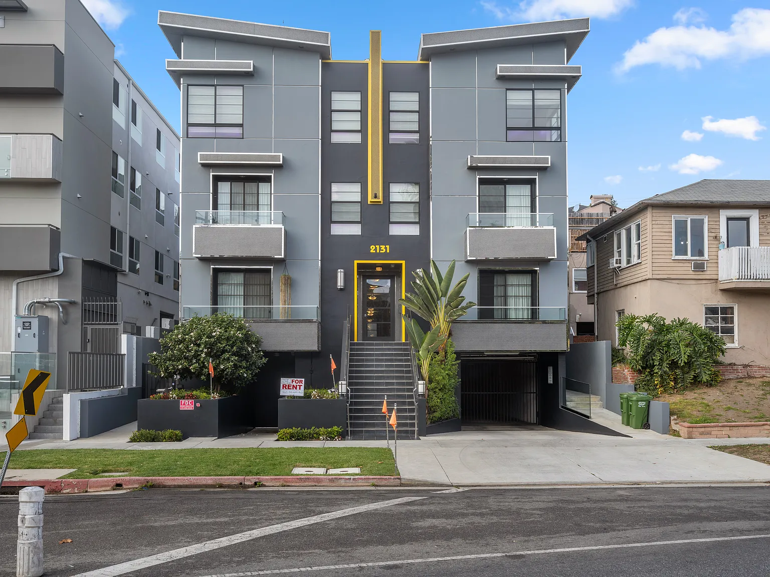 2131 S Beverly Glen — Photo 4