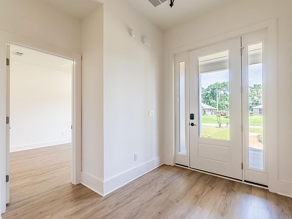 4th image of 6647 Desoto St