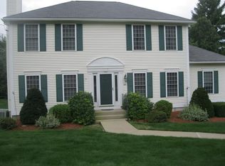 69 Rosegate Farm Dr, Manchester, NH 03109