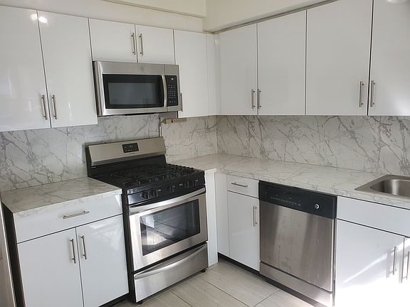 4th image of 188-50 73rd Ave