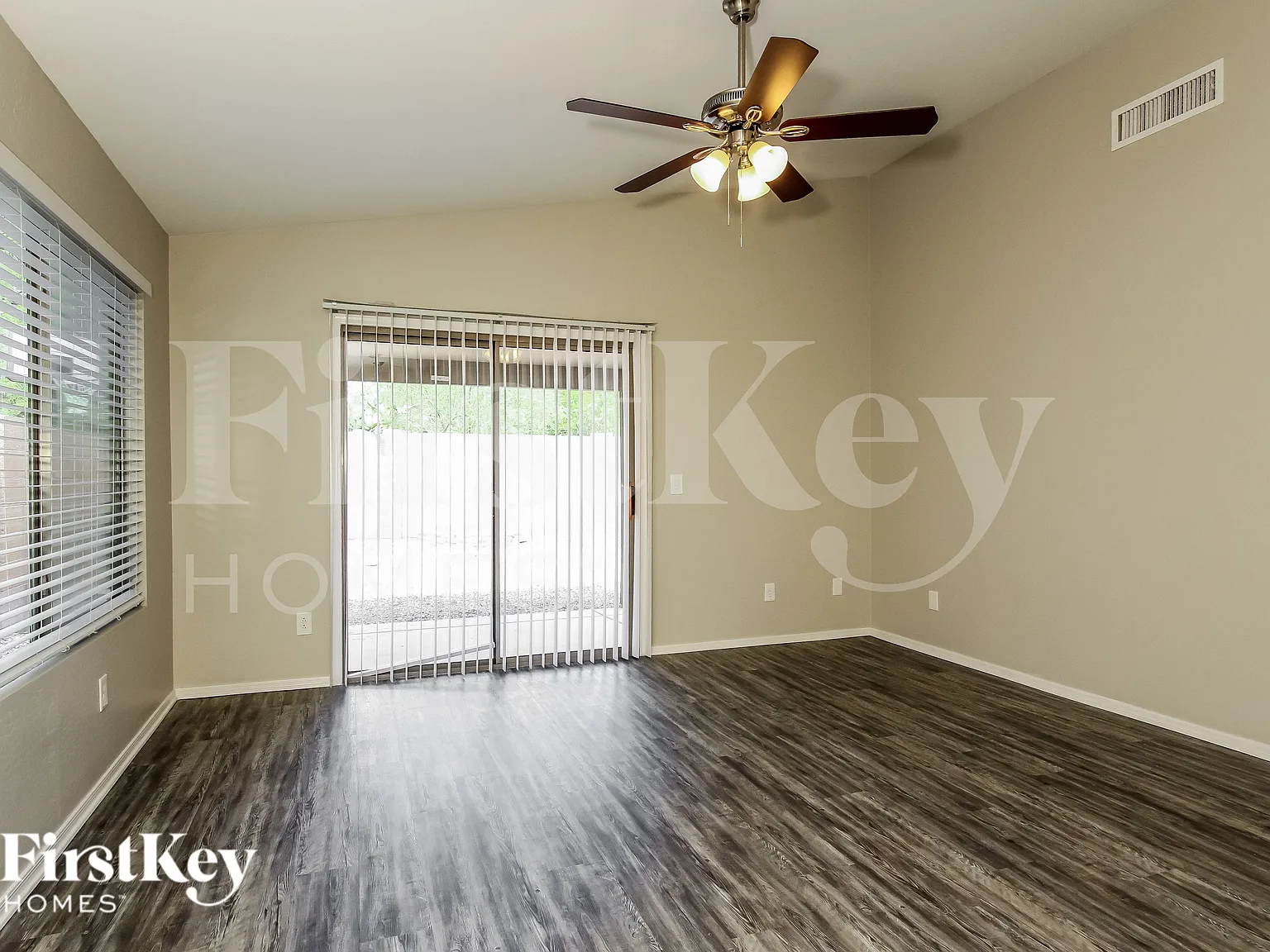 3 bed, 2.0 bath, 1302 sqft, $1,865 — Photo 3