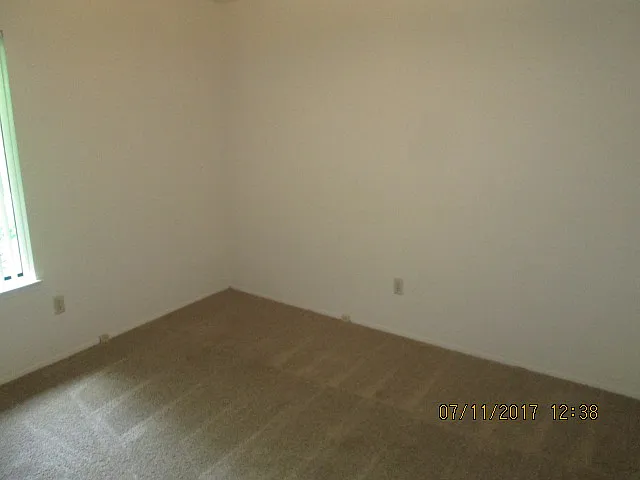 Eastwood Village Apartments — Photo 53