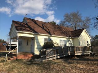 992 Flat Swamp Rd, Denton, NC 27239