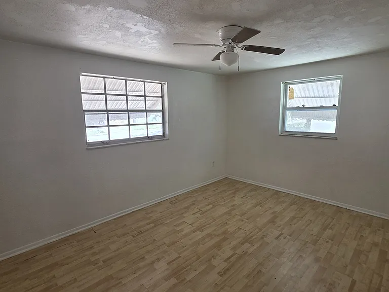3302 Bainbridge Dr — Photo 13