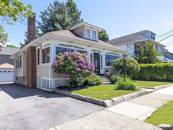 3rd image of 62 Falmouth Rd