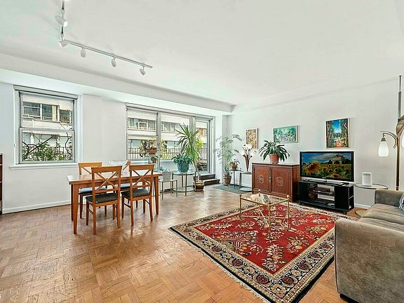 2nd image of 200 E 58th St APT 17C