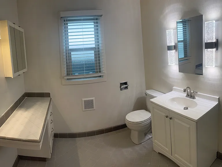 1517 G St #B — Photo 8