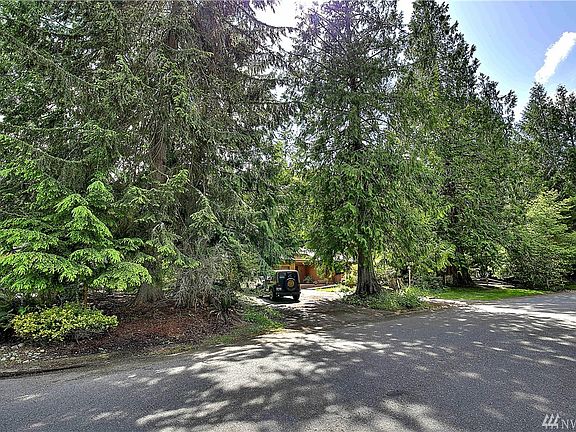 2nd image of 3207 Wilderness Dr SE