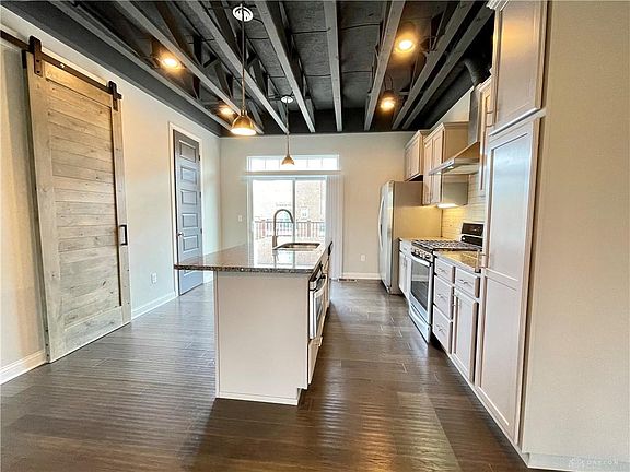 5th image of 804 Brownstone Row