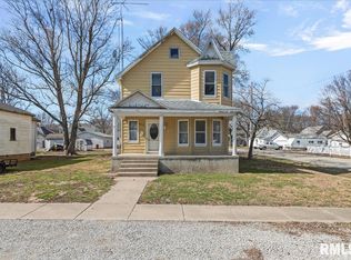 600 Sanford Ave, Nokomis, IL 62075