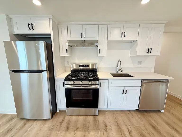 1021 Venice Blvd #&-1454 — Photo 9