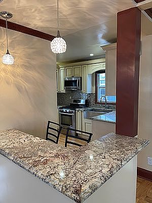 4th image of 175 Bedford Ave #1