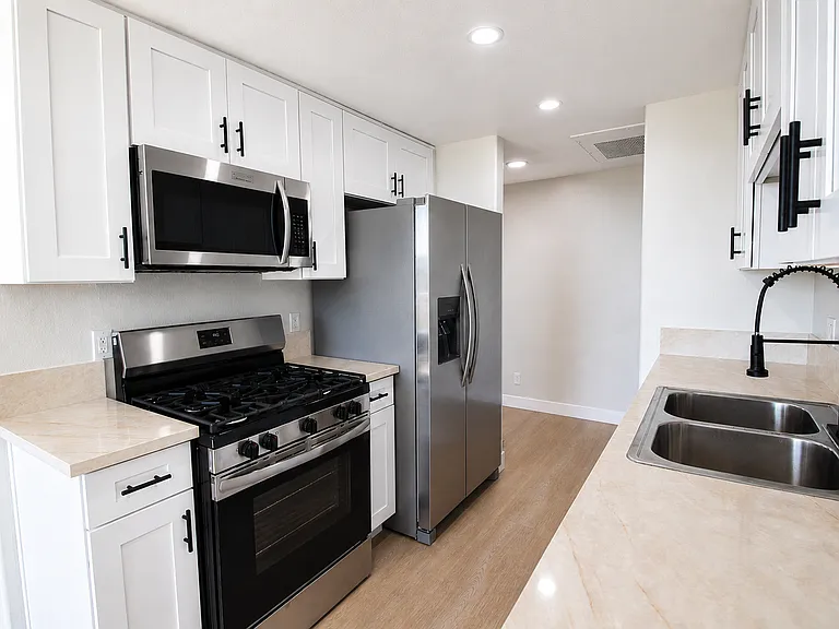 2524 S Sepulveda Blvd #201 — Photo 6