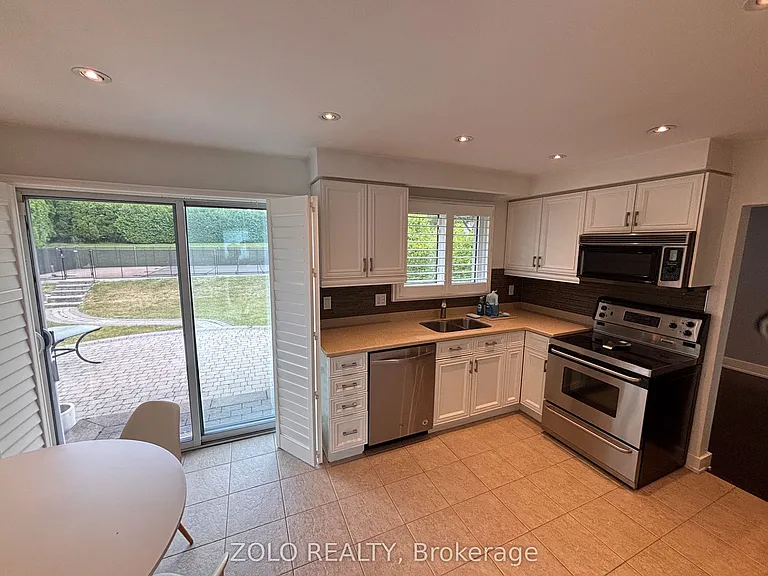 74 Ladyslipper Ct — Photo 7