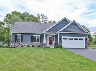 995 Slate Creek Xing, Webster, NY 14580
