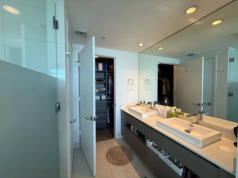460 NE 28th St #3408 — Photo 7