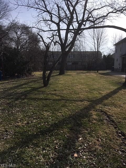 2nd image of 568 Argonne Dr