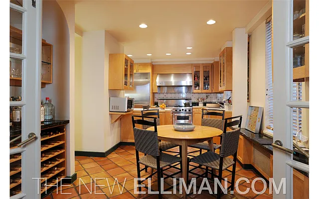 Sold by Douglas Elliman | media 14