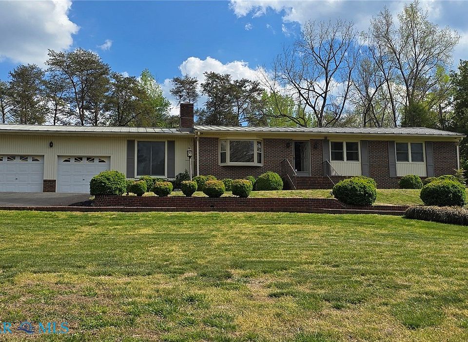 1st image of 4836 Blackstone Rd