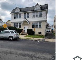 51 University Pl #2L, Irvington, NJ 07111